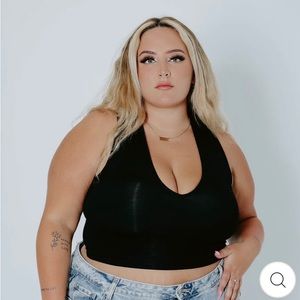 Klassy Network V-Neck Brami Crop Black Size L